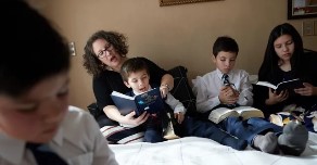 chile_family_scripture_study.jpg